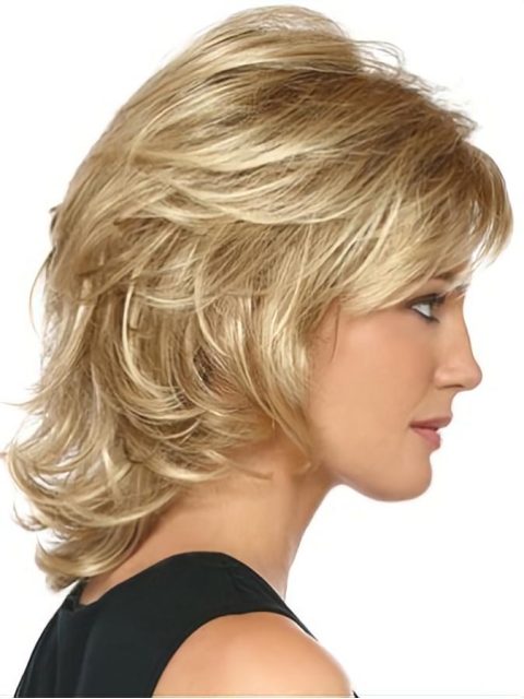 Durable Blonde Wavy Chin Length Classic Wigs