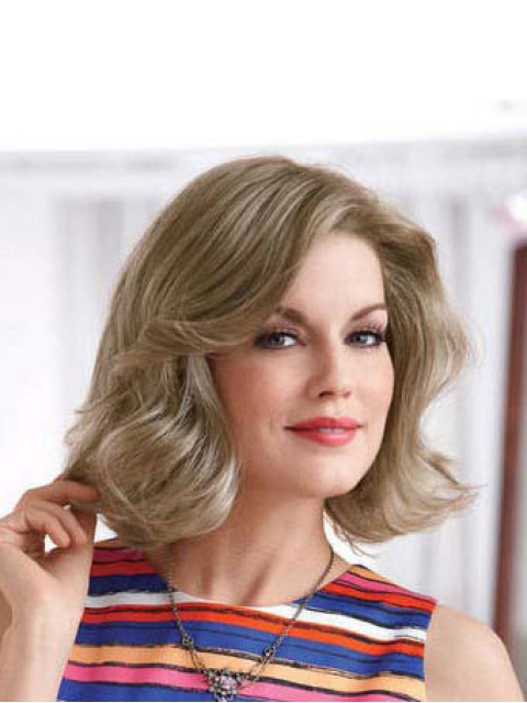 New Blonde Wavy Chin Length Classic Wigs