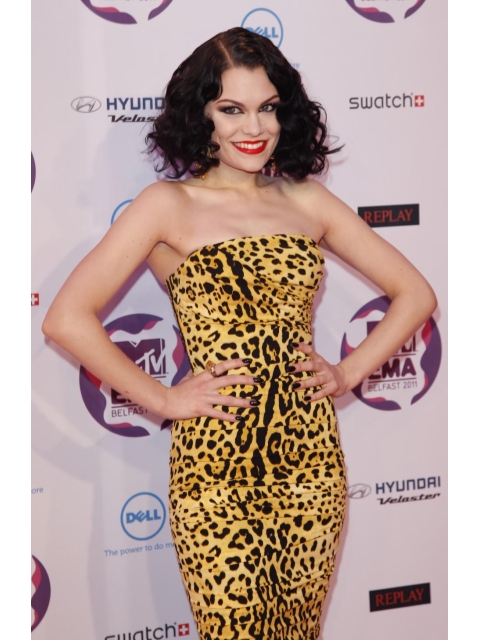 Flexibility Black Curly Chin Length Jessie J Wigs