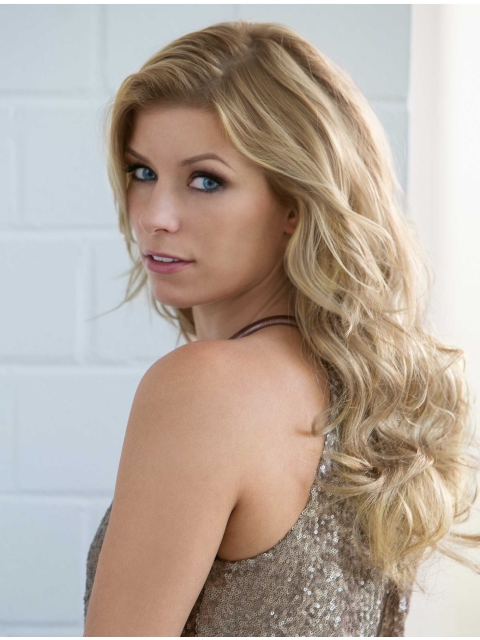 Glamorous Blonde Wavy Long Synthetic Wigs