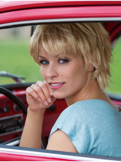 Tempting Blonde Straight Short Synthetic Wigs